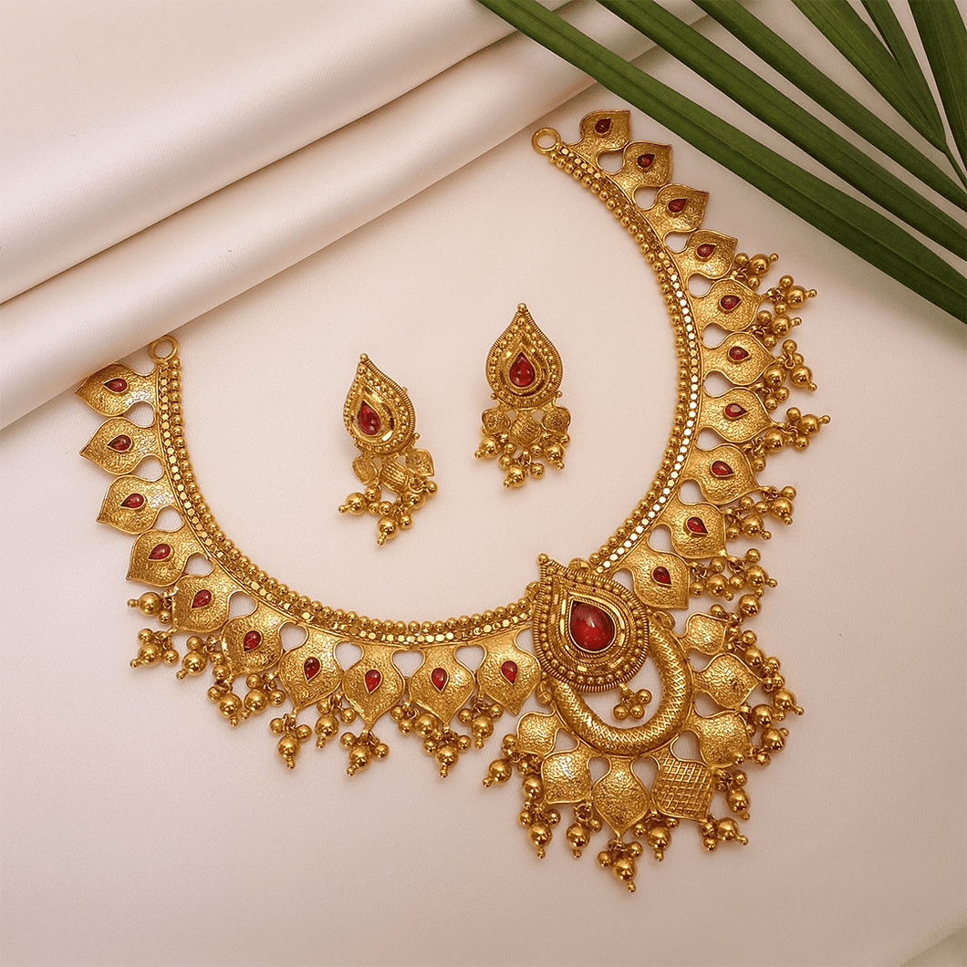The Imperial Charm: Kundan & Diamond Choker Necklace