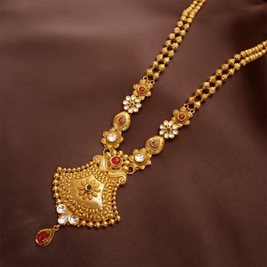 Golden Horizon: Kundan & Diamond Necklace of Pure Elegance
