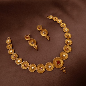 Diamond Dreams: Kundan Necklace of Majestic Charm